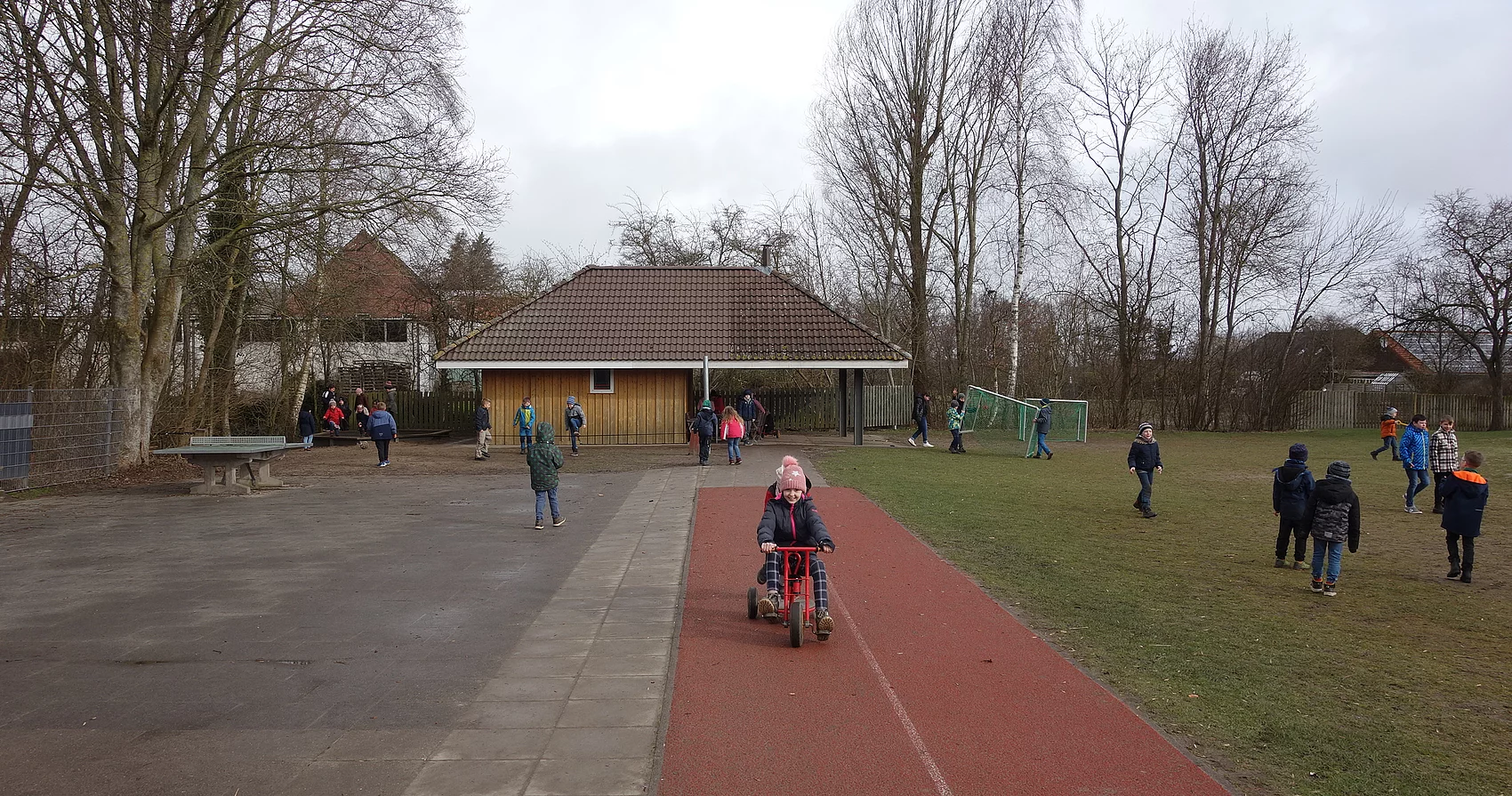 Grundschule Elpersbüttel Schulhof